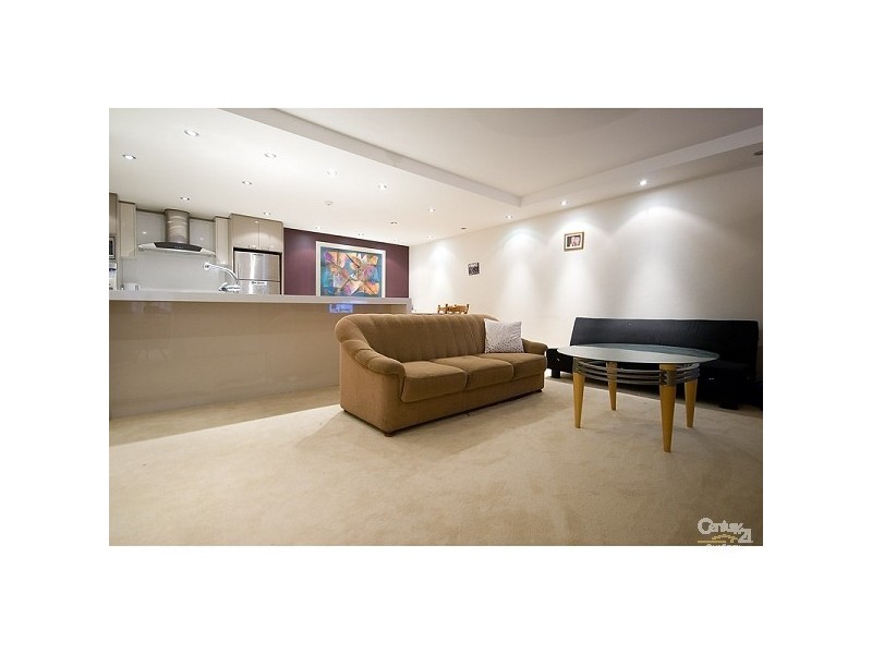 33 Thornton St, Surfers Paradise QLD 4217