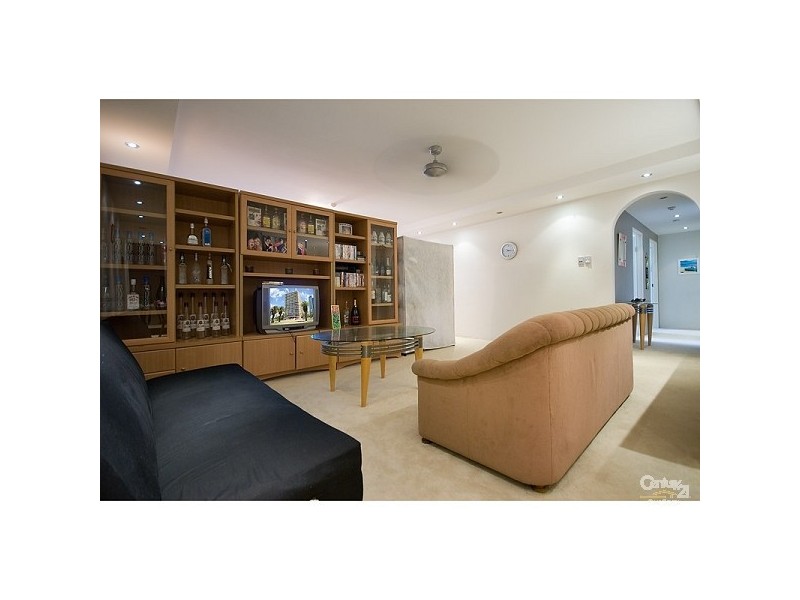 33 Thornton St, Surfers Paradise QLD 4217