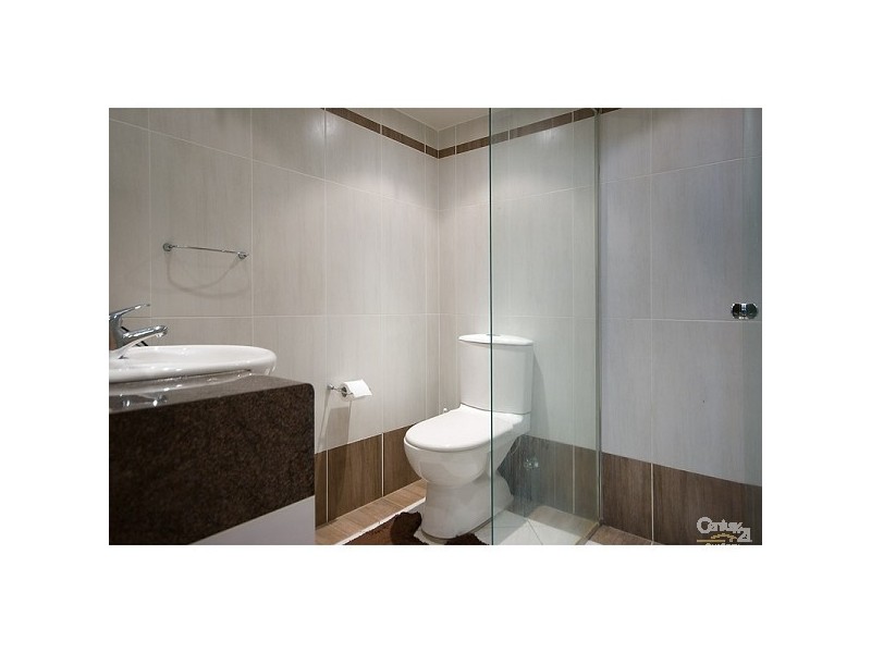 33 Thornton St, Surfers Paradise QLD 4217