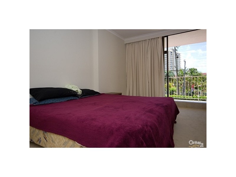 33 Thornton St, Surfers Paradise QLD 4217