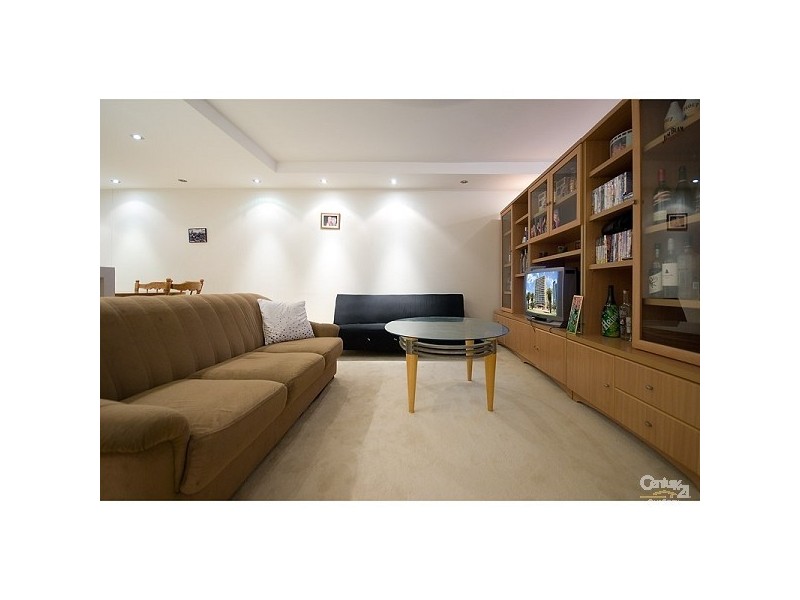 33 Thornton St, Surfers Paradise QLD 4217