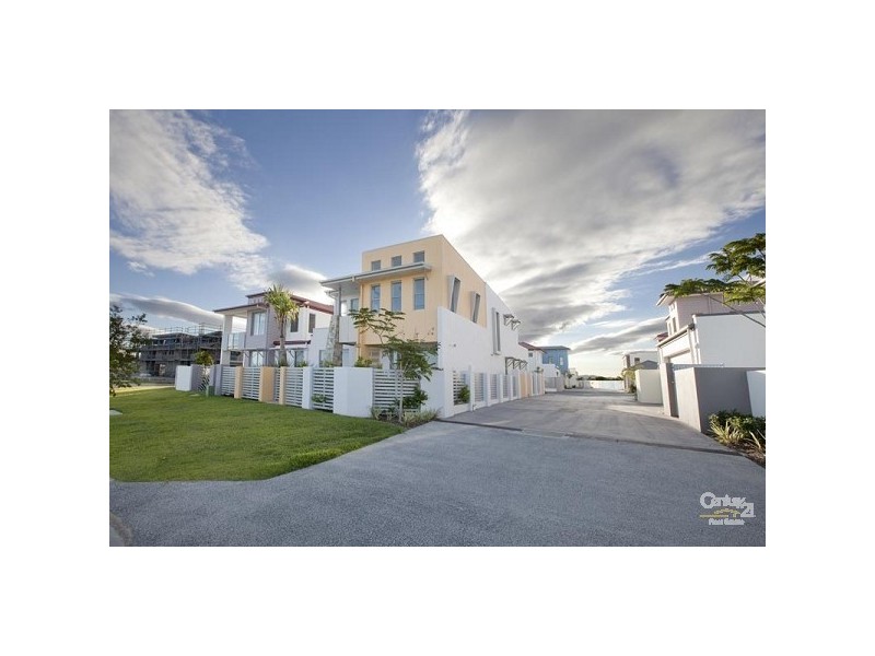 66 Sickle Avenue, Hope Island QLD 4212