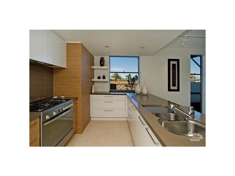 66 Sickle Avenue, Hope Island QLD 4212