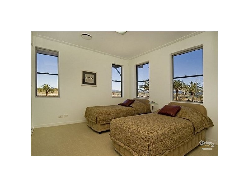 66 Sickle Avenue, Hope Island QLD 4212