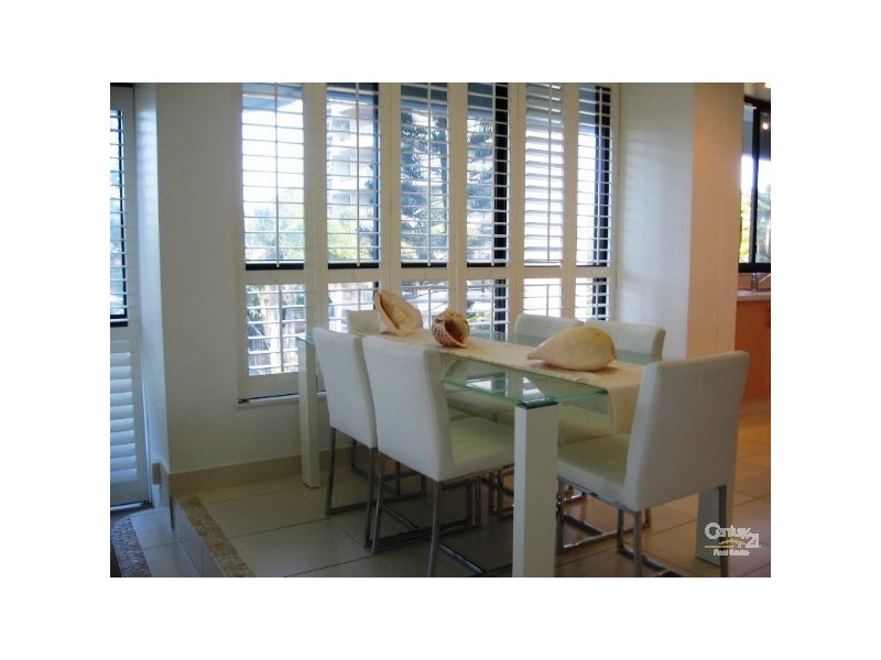 14 Macarthur Parade, Main Beach QLD 4217