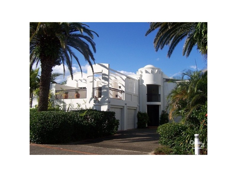 100 Cotlew Street East Adelphi Springs Aegean, Southport QLD 4215