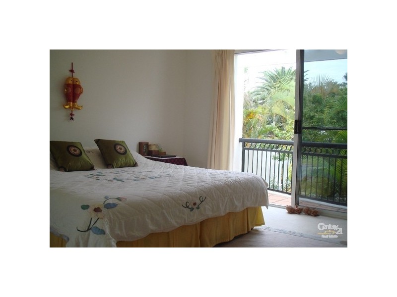 100 Cotlew Street East Adelphi Springs Aegean, Southport QLD 4215