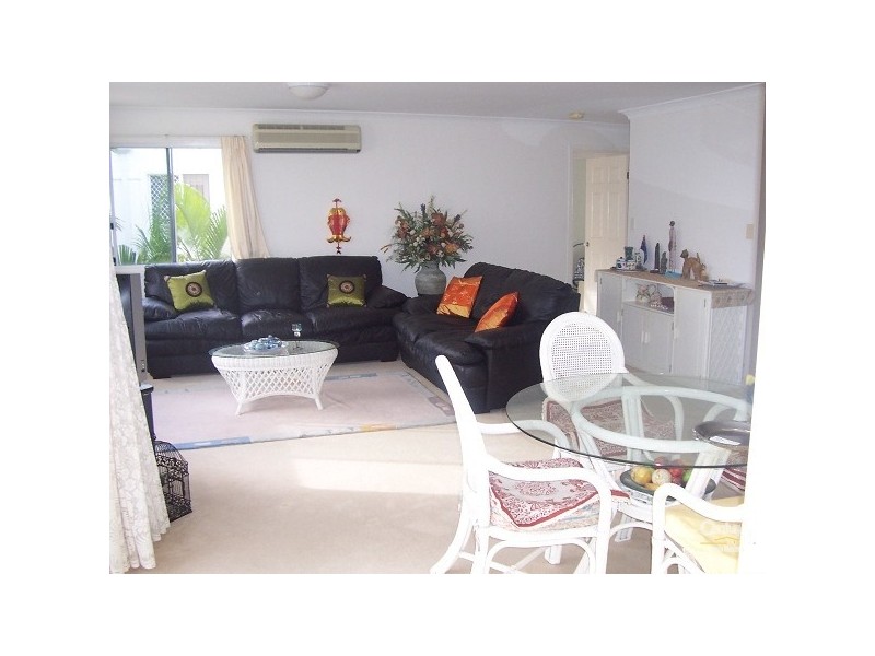 100 Cotlew Street East Adelphi Springs Aegean, Southport QLD 4215