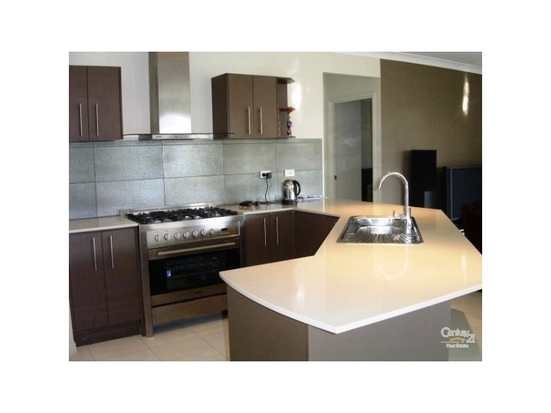 27 RHODIUM CRESCENT, Hope Island QLD 4212