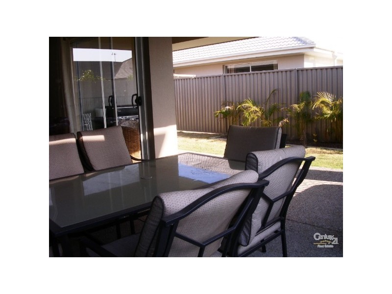 27 RHODIUM CRESCENT, Hope Island QLD 4212