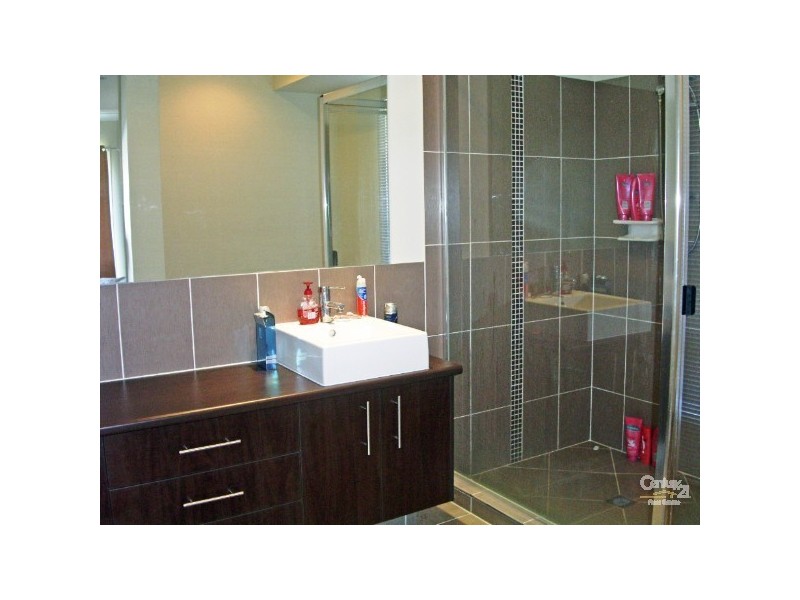 27 RHODIUM CRESCENT, Hope Island QLD 4212