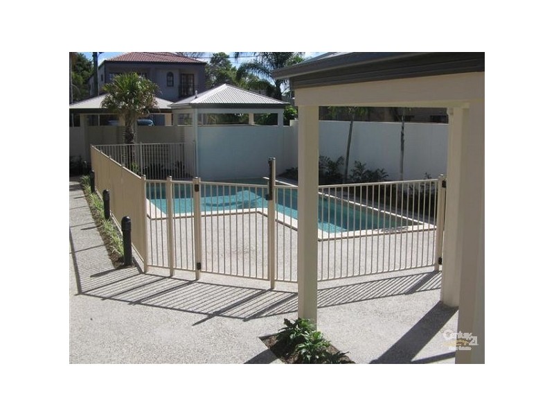 13D Wyndham Avenue, Southport QLD 4215