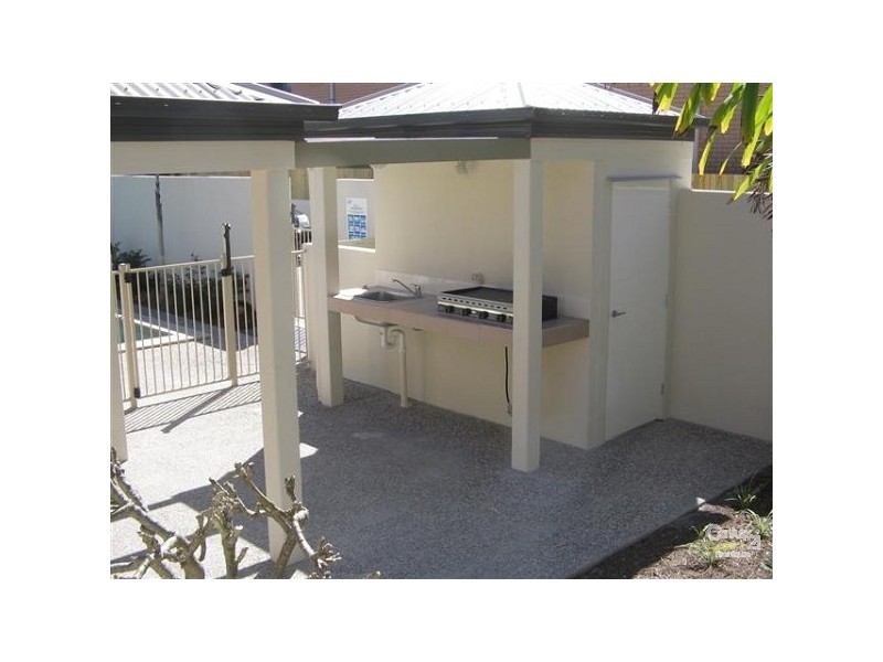 13D Wyndham Avenue, Southport QLD 4215