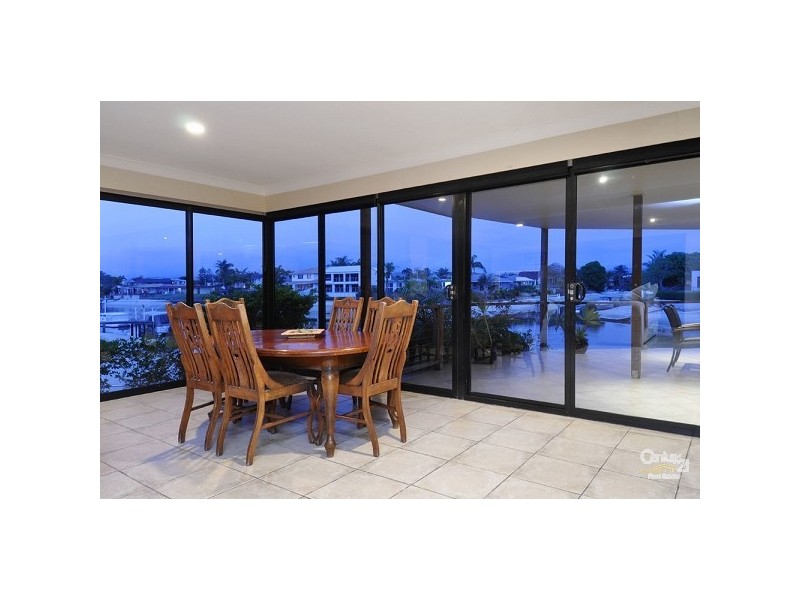 16 Bahia Court, Broadbeach Waters QLD 4218