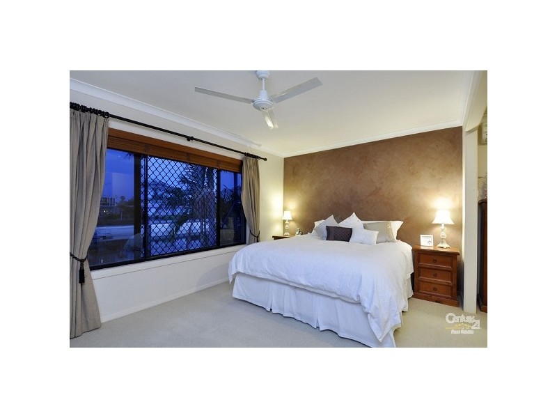 16 Bahia Court, Broadbeach Waters QLD 4218