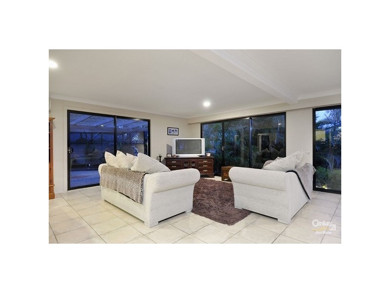 16 Bahia Court, Broadbeach Waters QLD 4218