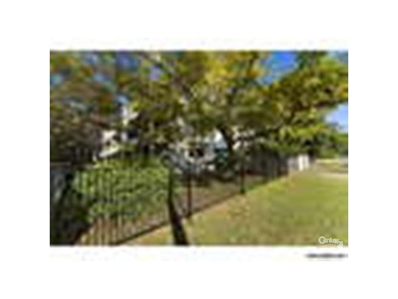 19 Middle Street, Labrador QLD 4215