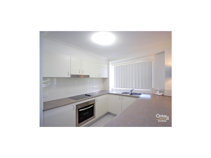 13 WYNDHAM AVE, Southport QLD 4215