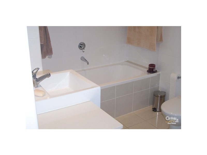 18 Cypress Ave, Surfers Paradise QLD 4217