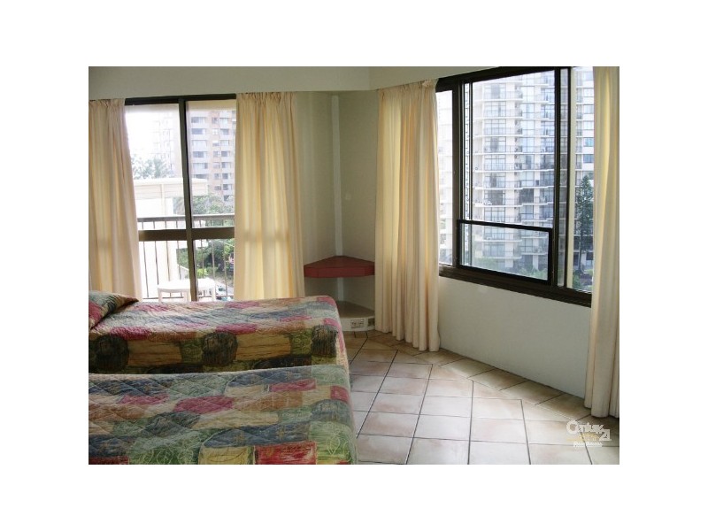8 Trickett, Surfers Paradise QLD 4217