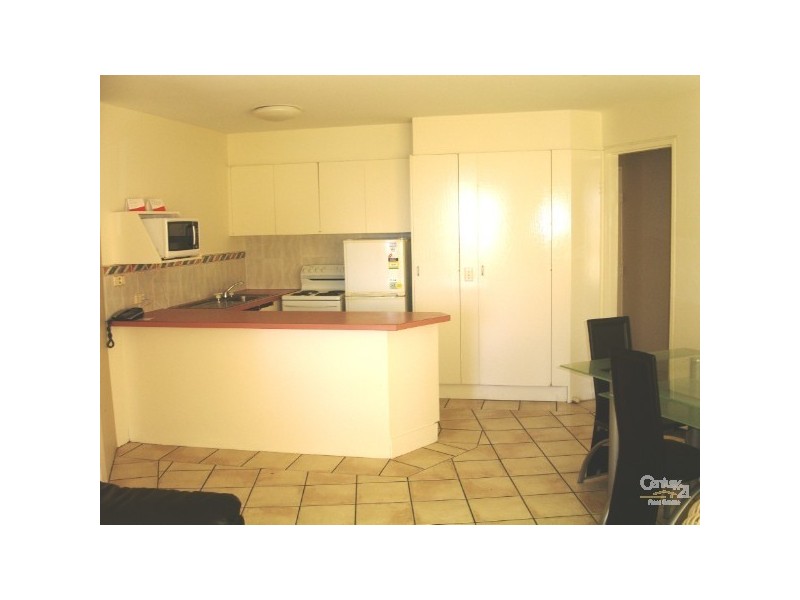 8 Trickett, Surfers Paradise QLD 4217