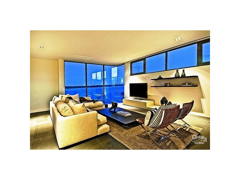 446 Marine Parade, Labrador QLD 4215