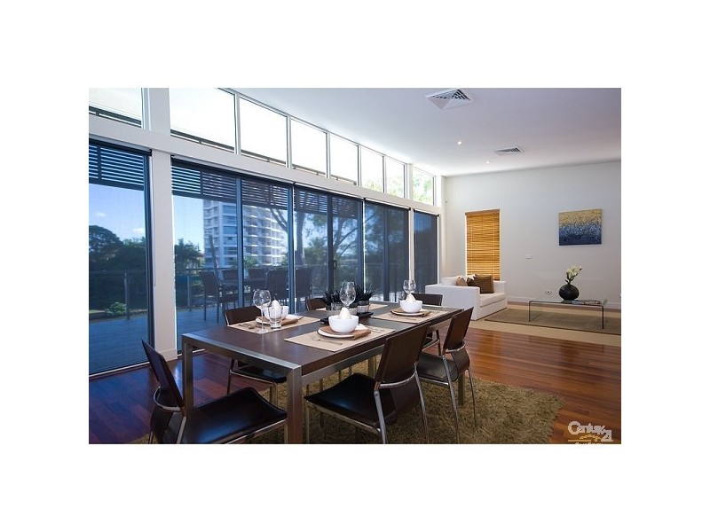 1/19 Paradise Island, Surfers Paradise QLD 4217