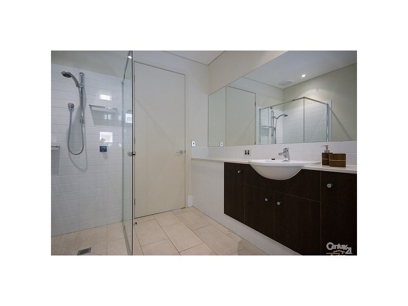 1/19 Paradise Island, Surfers Paradise QLD 4217