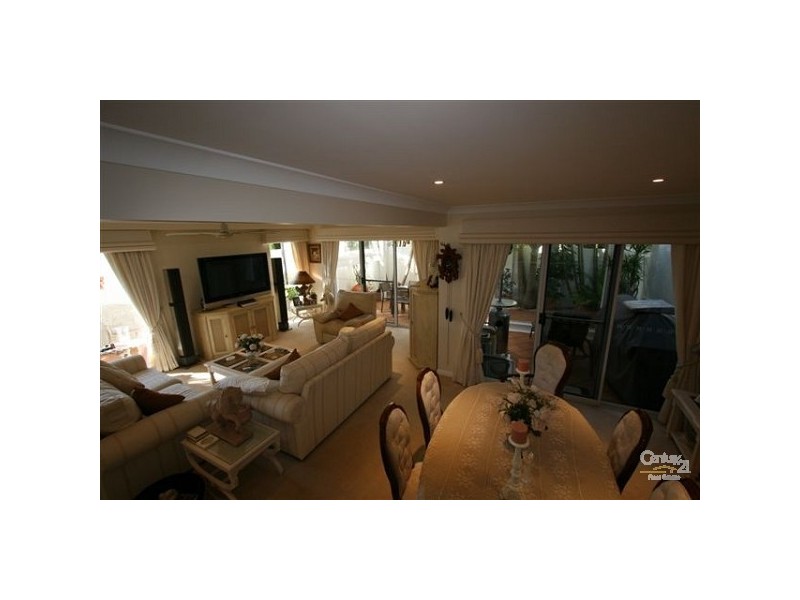 100 Cotlew Street East   Adelphi Springs, Southport QLD 4215