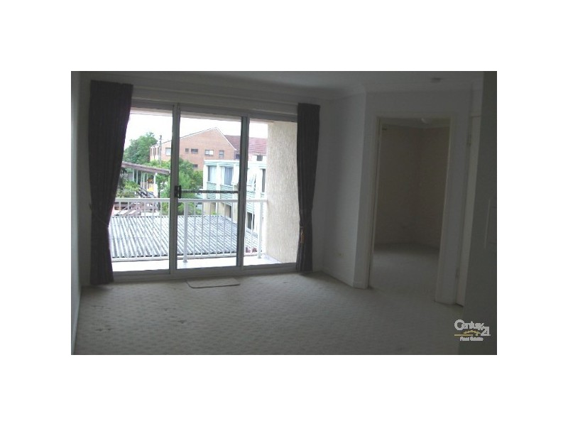 14-16 Darrambul  Street, Chevron Island QLD 4217