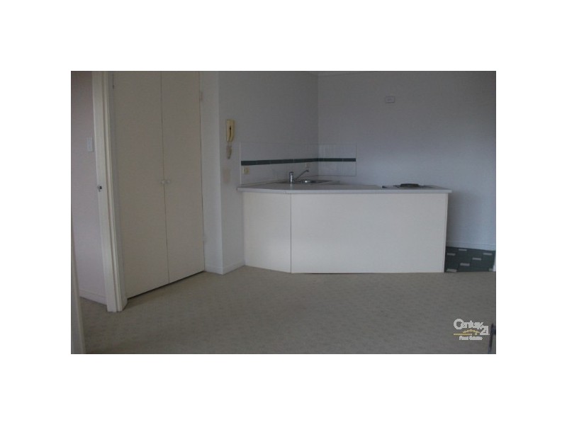 14-16 Darrambul  Street, Chevron Island QLD 4217