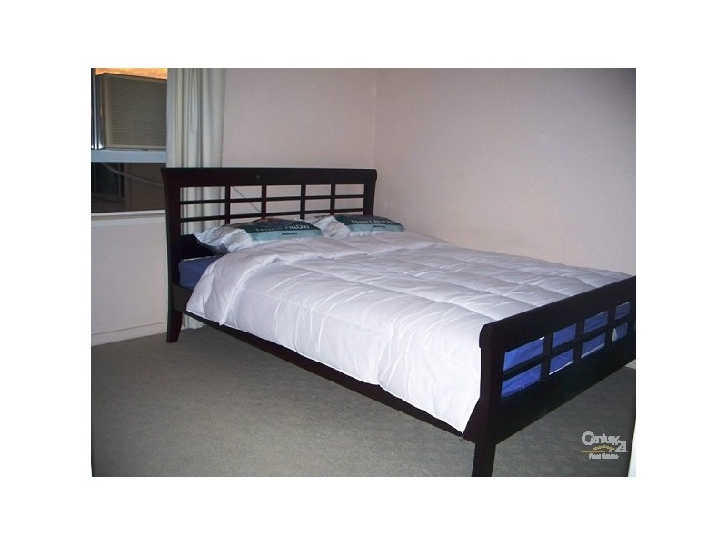 14-16 Darrambul  Street, Chevron Island QLD 4217