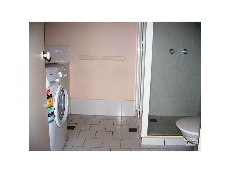 14-16 Darrambul  Street, Chevron Island QLD 4217