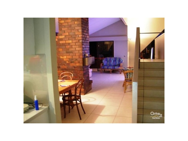 226 HEEB STREET, Ashmore QLD 4214