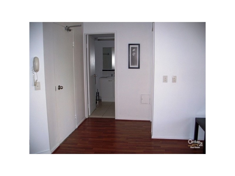 35 Palm Avenue, Surfers Paradise QLD 4217