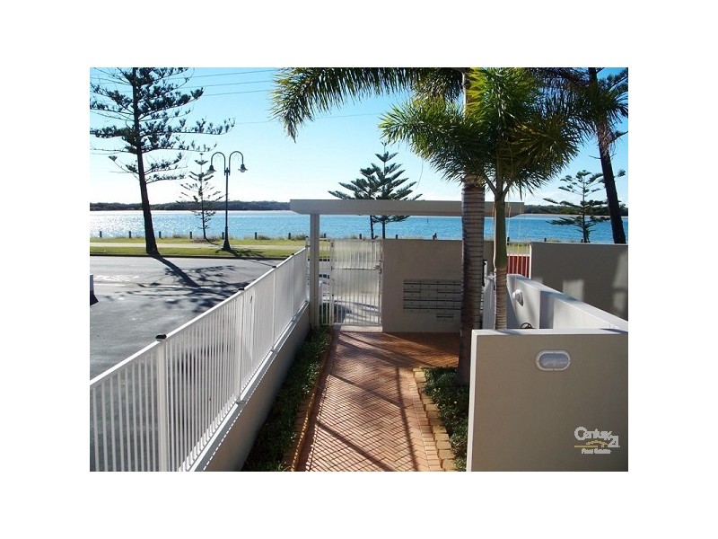 414 Marine Parade, Biggera Waters QLD 4216