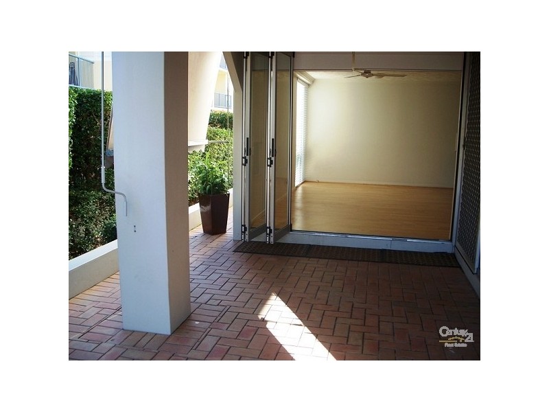 414 Marine Parade, Biggera Waters QLD 4216