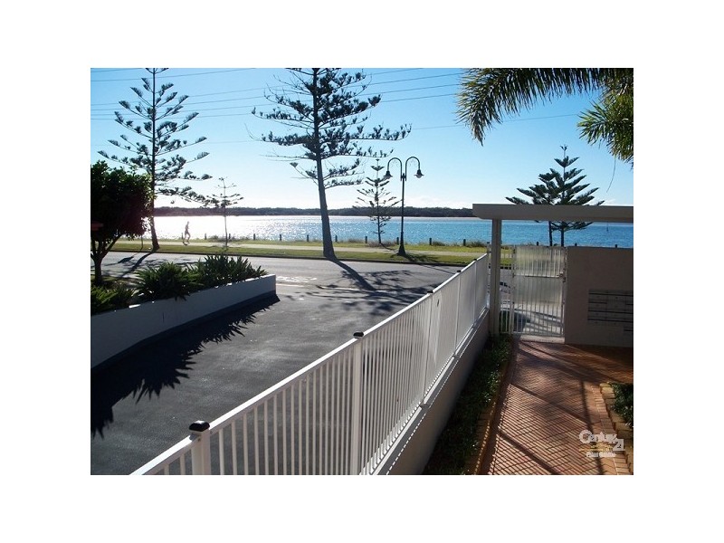 414 Marine Parade, Biggera Waters QLD 4216