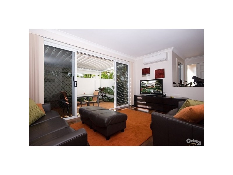 100 Cotlew St  East, Southport QLD 4215