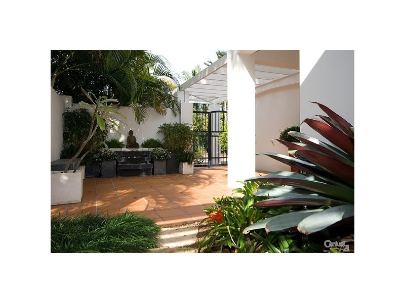 100 Cotlew St  East, Southport QLD 4215