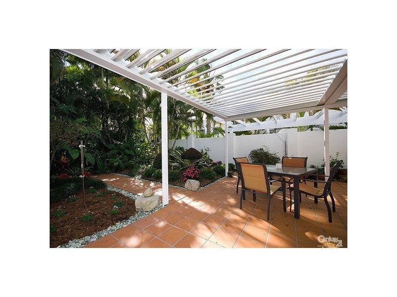 100 Cotlew St  East, Southport QLD 4215
