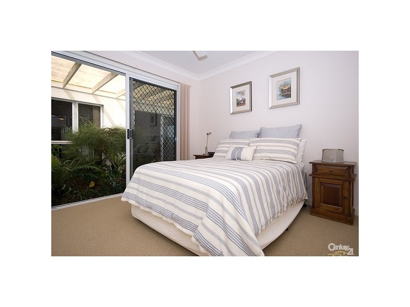 100 Cotlew St  East, Southport QLD 4215