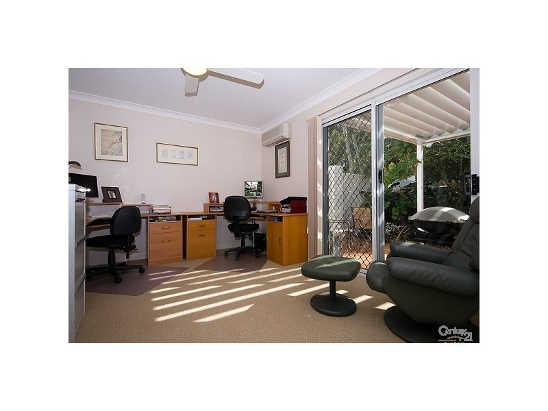 100 Cotlew St  East, Southport QLD 4215