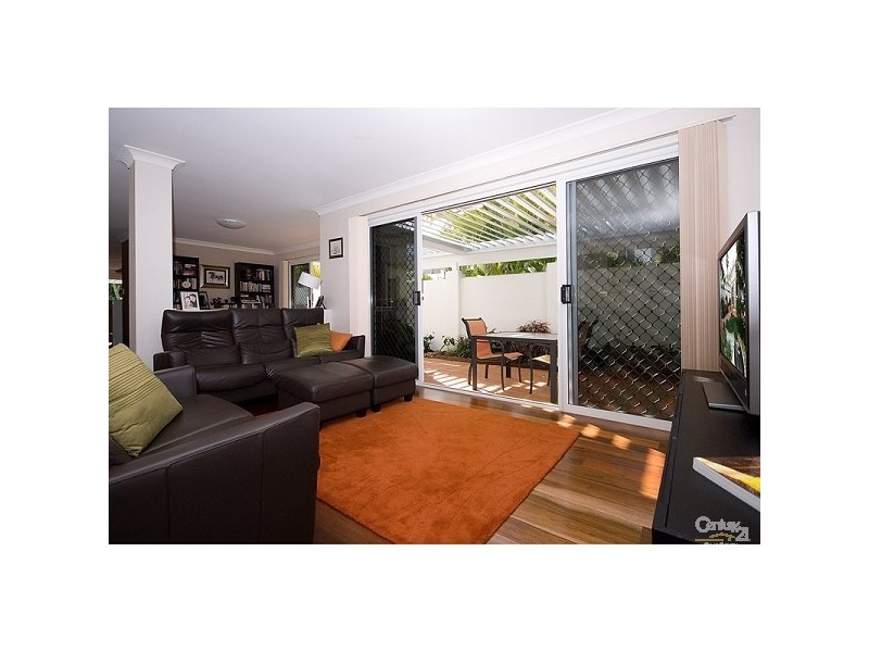 100 Cotlew St  East, Southport QLD 4215