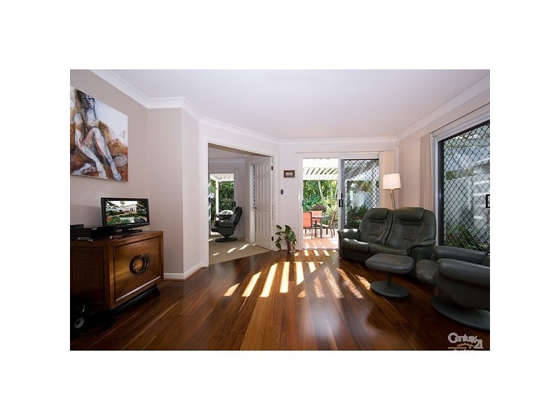 100 Cotlew St  East, Southport QLD 4215