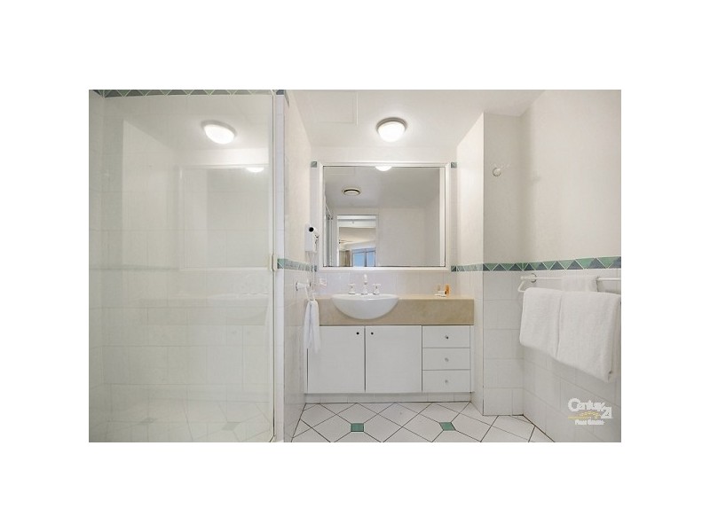 7 Elkhorn Ave, Surfers Paradise QLD 4217