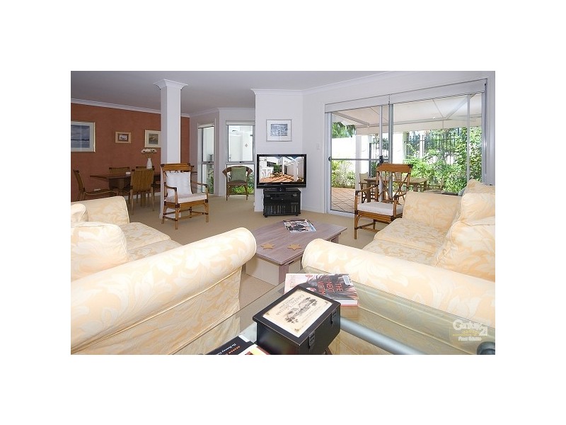 100 Cotlew St  East, Southport QLD 4215