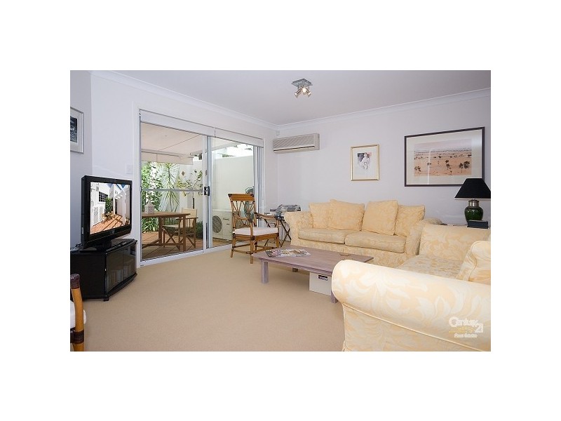 100 Cotlew St  East, Southport QLD 4215