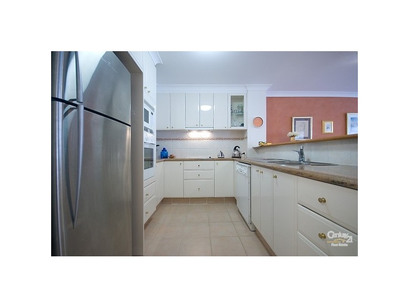 100 Cotlew St  East, Southport QLD 4215