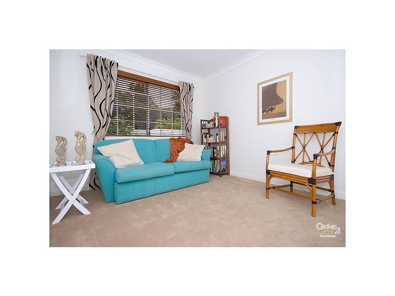 100 Cotlew St  East, Southport QLD 4215